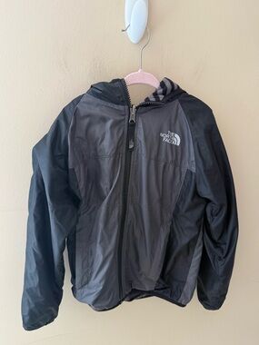 North Face jacket reversible fleece black gray stripe boys size 6